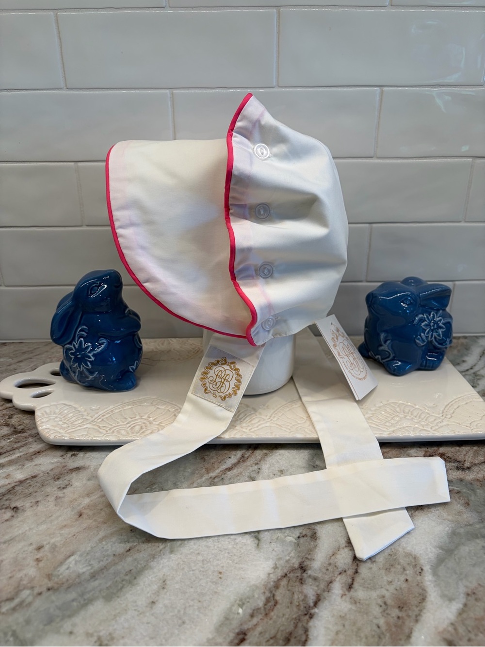 Beaufort Bonnet Company Solid White & Pink Baby Bonnet Size M 9-18 Months NWT
